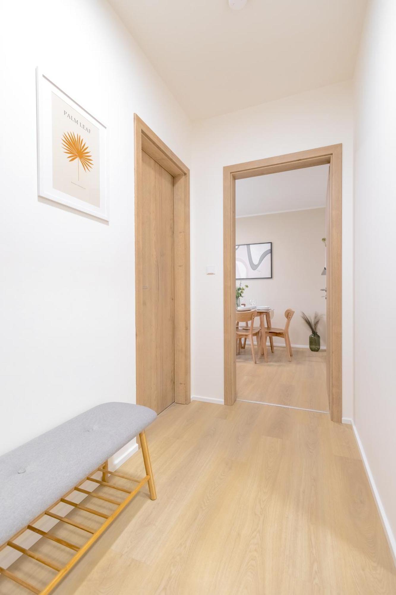 Appartamento Bright 2br - 7th Floor, Balcony, Free Parking By Gravity Praga