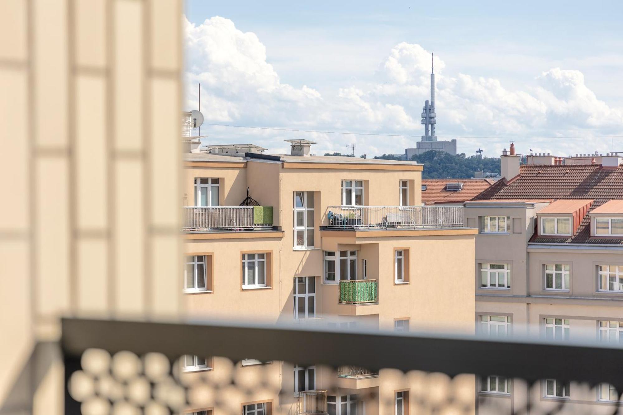 Bright 2br - 7th Floor, Balcony, Free Parking By Gravity Appartamento *