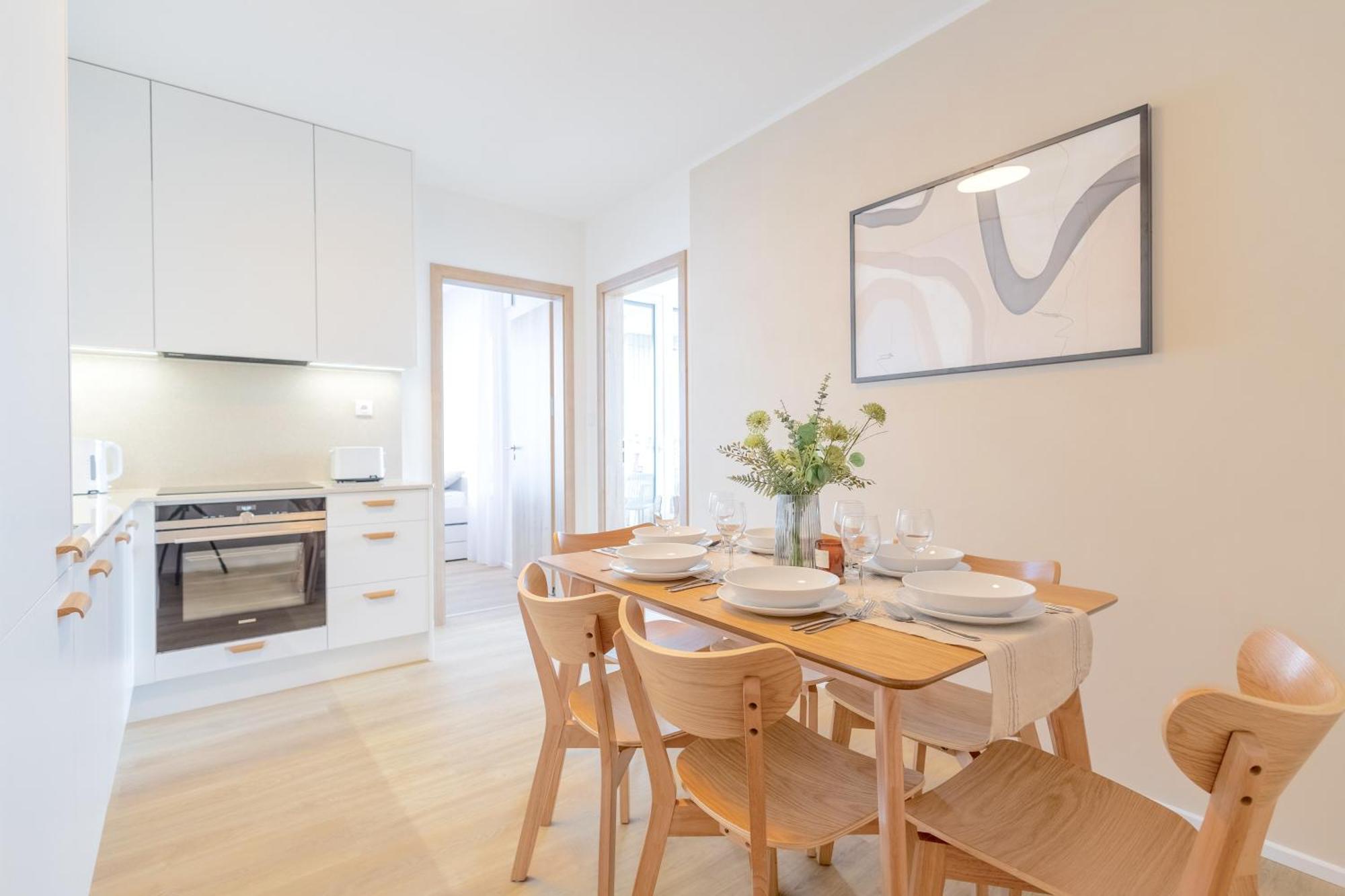 Bright 2br - 7th Floor, Balcony, Free Parking By Gravity * Praga